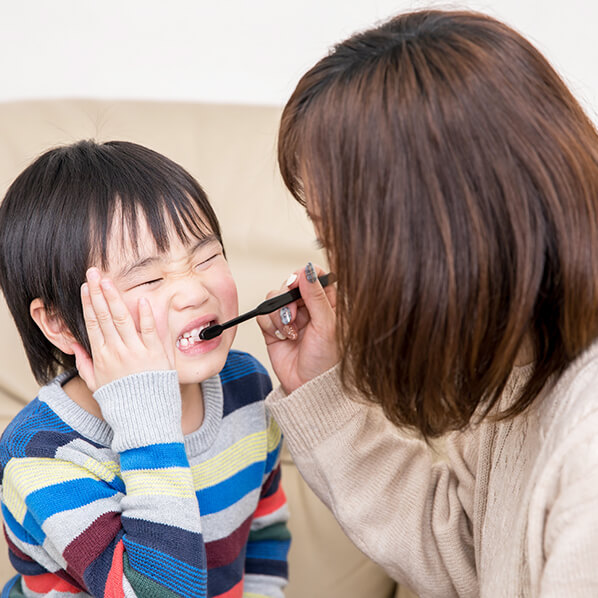 親と子のコミュニケーションを深める仕上げ磨き